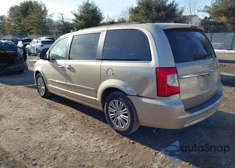 2015 Chrysler Town & Country Touring-L z USA, uszkodzony, nr VIN 2C4RC1CG1FR657501